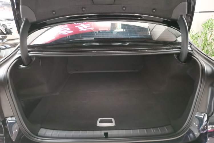 Used BMW 5 Series New Energy 2022 Updated Version 535Le Luxury Package Trunk