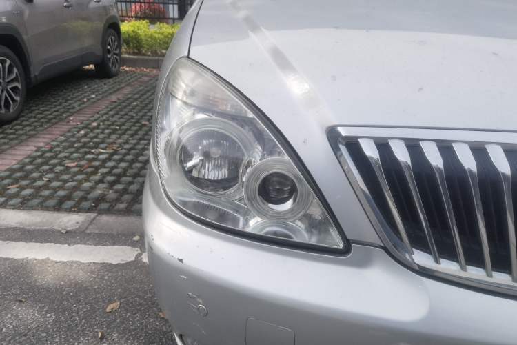 Used Buick GL8 2013 2.4L Comfort Edition Right Front Headlight