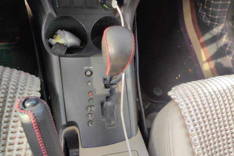 Used Toyota RAV4 2011 2.0L Automatic Classic Edition Gear Lever