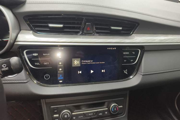 Used Geely Auto Emgrand 2019 Leading Edition 1.5L CVT Upward Asian Games Edition China VI Audio And AC Panel