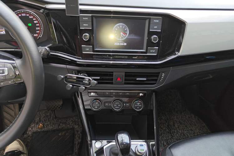 Used Volkswagen Tayron 2019 330TSI Two-Wheel-Drive Luxury Version China V Emission Standard Audio And AC Panel