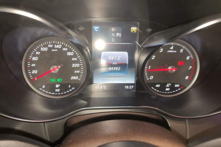 Used Mercedes-Benz GLC 2019 GLC 260 4MATIC Luxury Model
