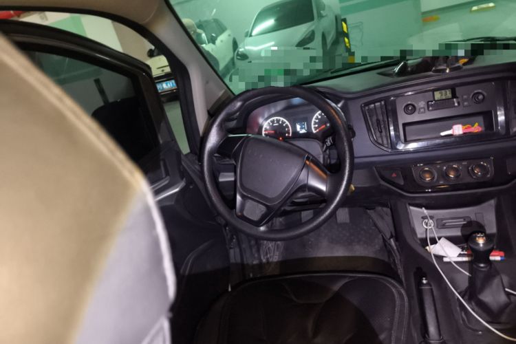 Used FORTHING Lingzhi 2023 M5L 1.6L Base Model 5 Seats
