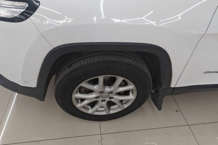 Used Jeep Cherokee 2016 2.4L Professional Edition Exterior 4