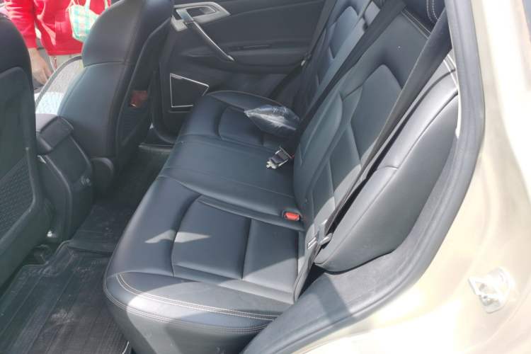 Used Geely Auto Emgrand X7 Sport 2016 2.0L Manual ZhiShang Version Left Rear Seat