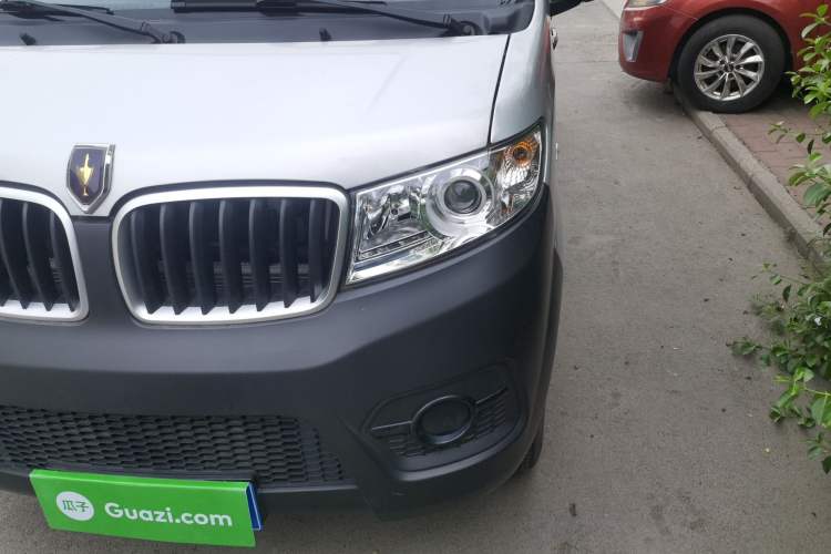 Used Jinbei Hiace X30 2020 1.5L Van Super-Enjoyment Model China VI Standard SWC15M
