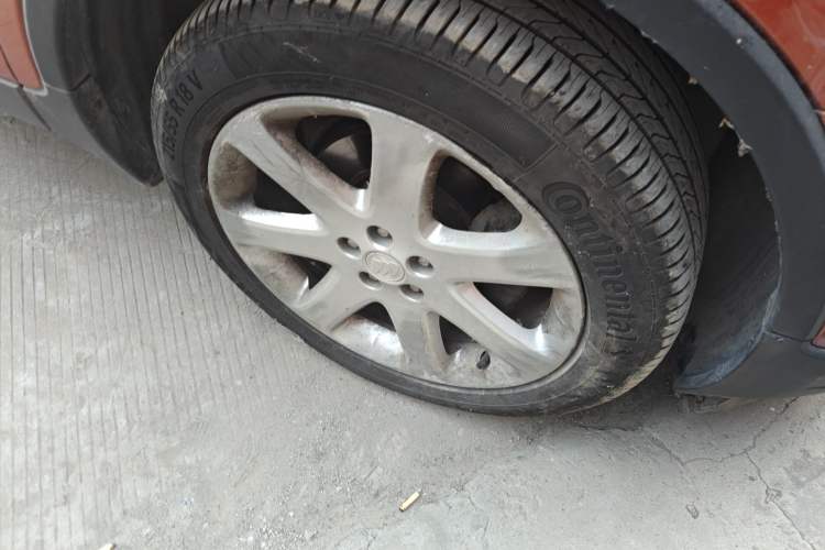 Used Buick Encore 2014 1.4T Automatic Two-Wheel Drive Urban Elite Model Right Front Wheel Hub