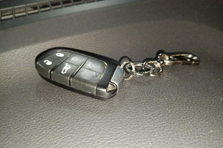 Used Jeep Grand Cherokee 2017 3.0L Elite Navigation Edition Vehicle Key