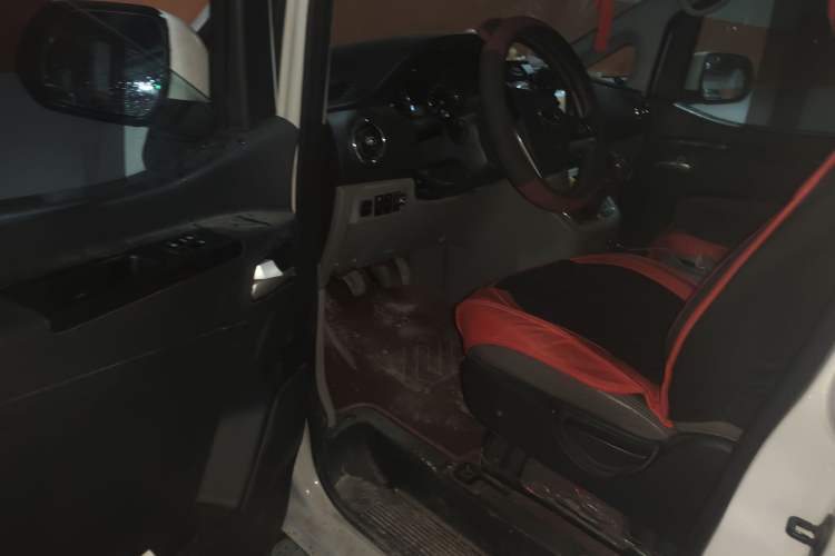 Used JAC Refine M3 2019 IKEA Edition 1.6L Luxury Smart Model Driver Seat