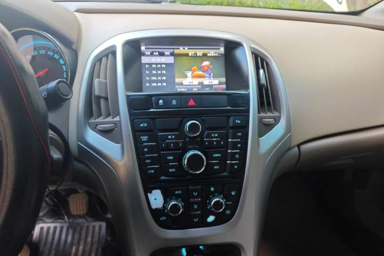 Used Buick GT 2013 GT 1.6L Manual Entry-Level Model Audio And AC Panel