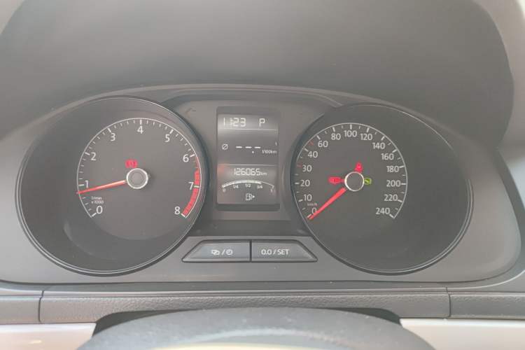 Used Volkswagen Gran Lavida 2015 1.6L Automatic Fashion Edition Instrument Cluster