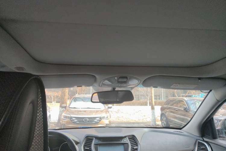 Used Hyundai Santa Fe 2015 2.0T Automatic All-Wheel Drive Smart Version 5 Seats