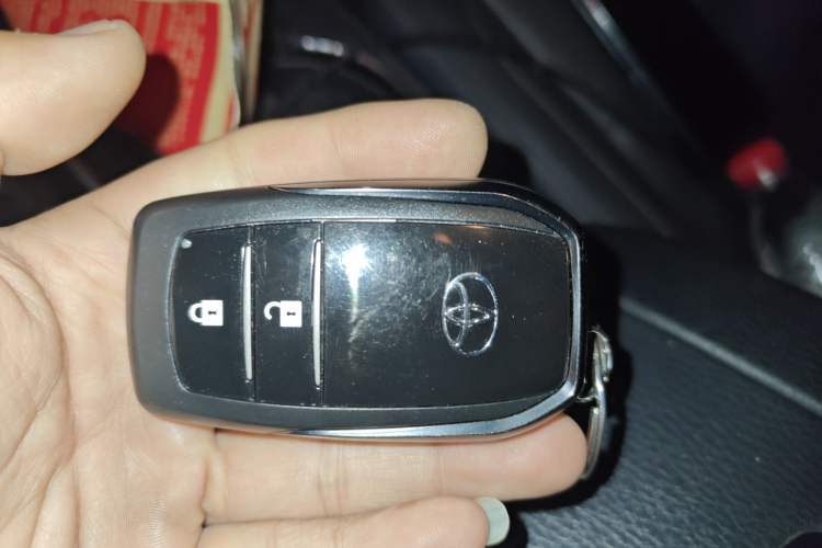 Used Toyota Highlander 2018 2.0T Four-Wheel Drive Luxury Edition 7 Seats China V Emission Standard
