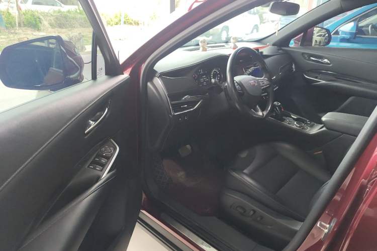 Used Cadillac XT4 2018 28T Two-Wheel Drive Tech Version Driver Seat