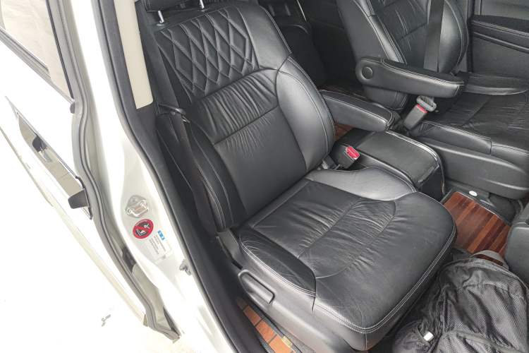 Used Honda Elysion 2019 2.0L Hybrid Luxury Edition
