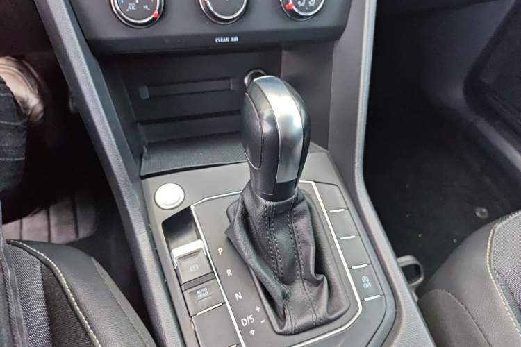 Used Volkswagen Tiguan L 2022 330TSI Automatic Two-Wheel Drive Comfort Edition Gear Lever
