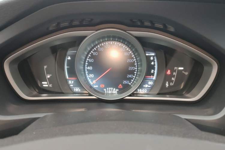 Used Volvo V40 2016 T3 Zhiyi Edition