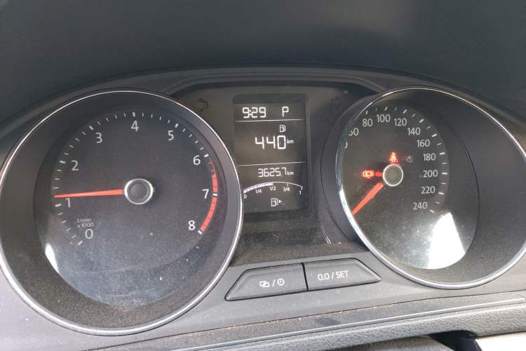 Used Volkswagen Lavida 2015 1.6L Automatic Comfort Edition
