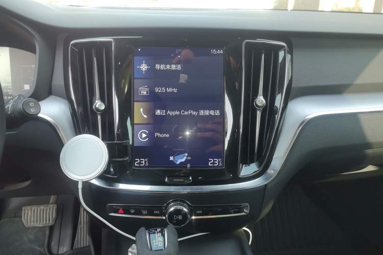 Used Volvo V60 2020 T4 Zhiyi Luxury Edition Audio And AC Panel