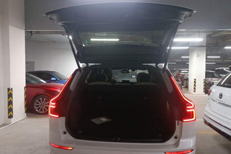 Used Volvo XC60 2026 B5 4x4 Smart Luxury Edition