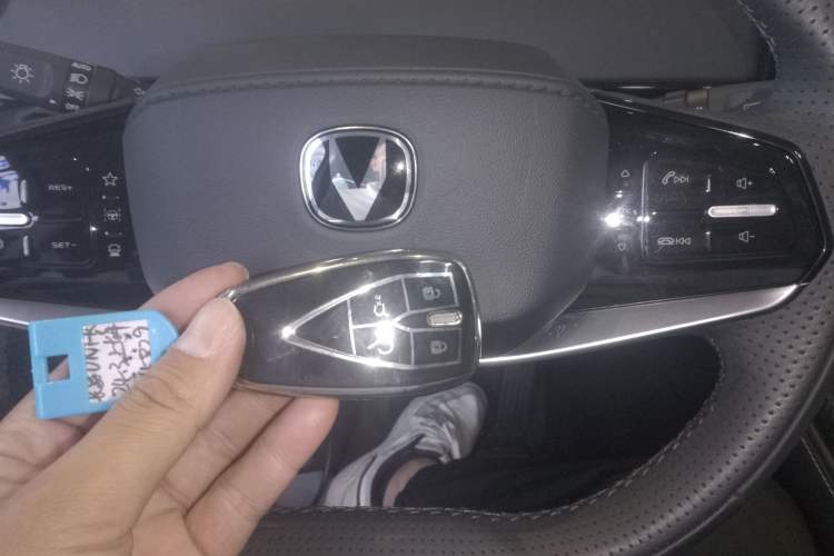 Used CHANGAN UNI-K iDD 2023 Zhidian iDD 1.5T 135km Smart & Fun Model Interior 1