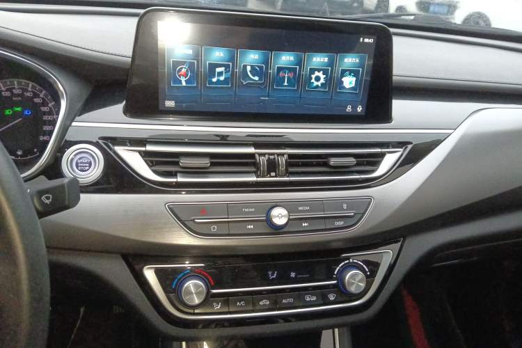 Used CHANGAN Ruicheng CC 2020 1.5T Automatic Xuanrui Model Audio And AC Panel