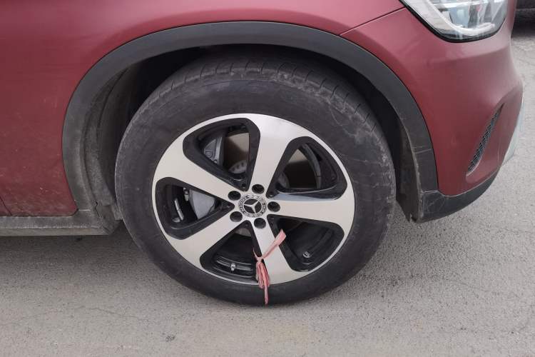 Used Mercedes-Benz GLC 2022 Second Facelift GLC 260 L 4MATIC Dynamic Edition Right Front Wheel Hub