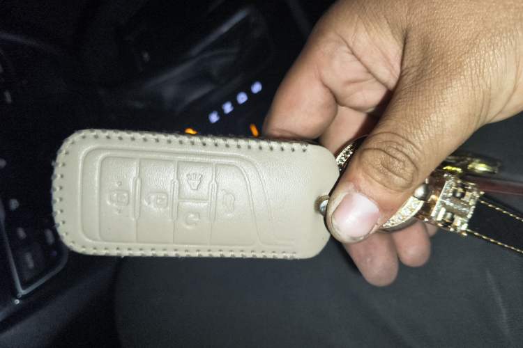 Used GAC Trumpchi GS8 2017 320T Two-Wheel Drive Luxury Smart Connectivity Version (7 Seats) Vehicle Key