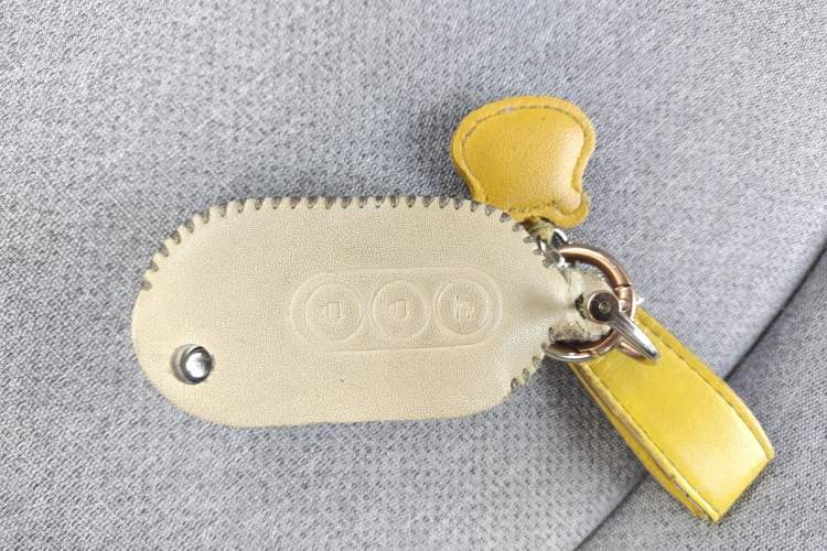 Used Wuling Hongguang MINIEV 2022 Macaron Premium Model – Lithium Iron Phosphate Vehicle Key