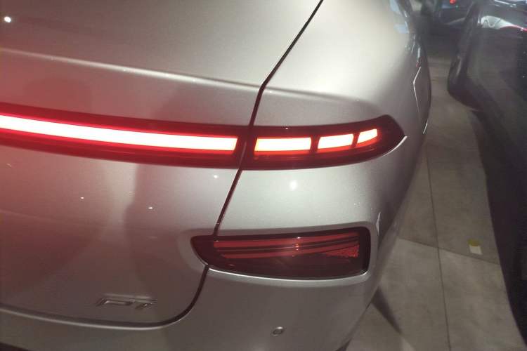 Used XPeng P7 2021 480N Right Rear Taillight