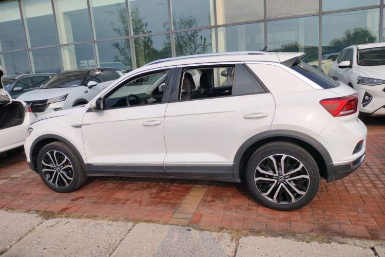 Used Volkswagen T-ROC 2021 280TSI DSG Two-Wheel Drive Comfort Connect Edition

