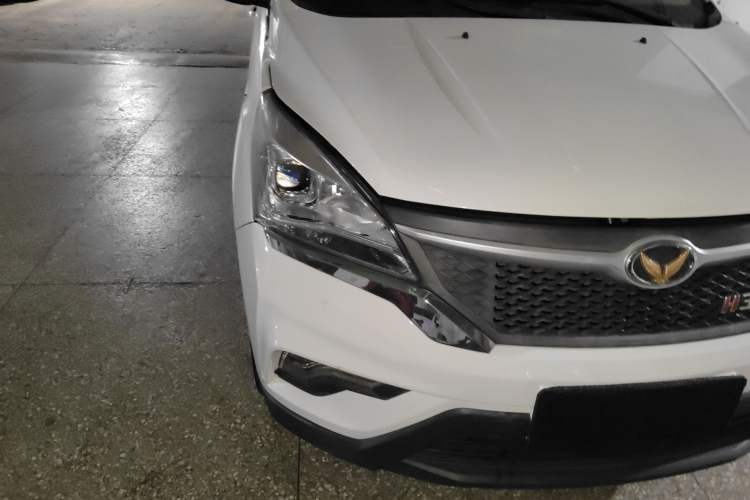 Used HYOSOW H3 2017 1.5L Manual Comfort Sunroof Version Right Front Headlight