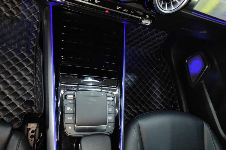 Used Mercedes-Benz GLB 2022 GLB 220 Dynamic Edition Gear Lever