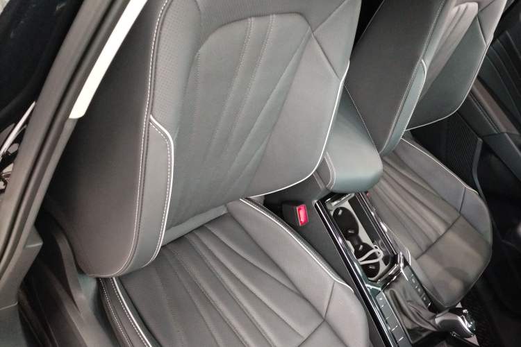 Used Volkswagen Passat 2024 380TSI Starry Dragon Edition
