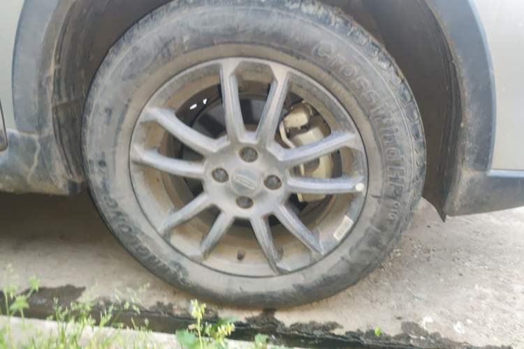 Used Geely Auto Vision X3 2021 PRO 1.5L Manual Elite Model Right Front Wheel Hub