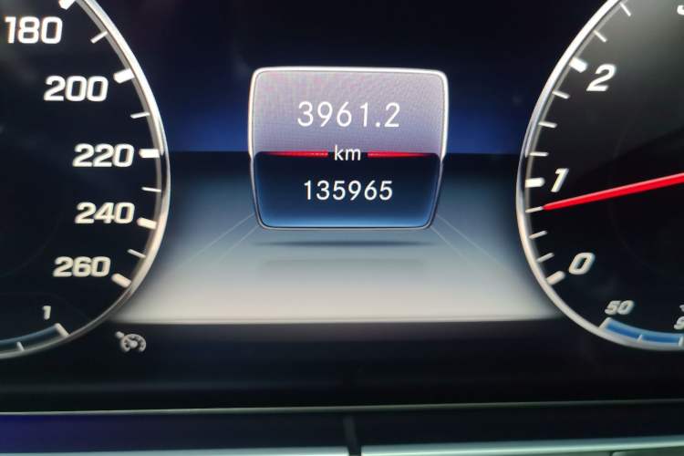 Used Mercedes-Benz E-Class 2019 E 300 L Sporty and Stylish Model
