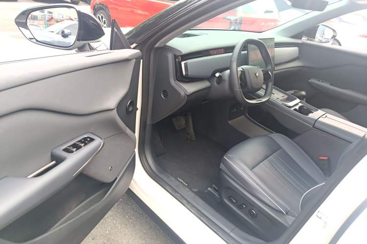 Used VOYAH COURAGE 2024 Long-Range Smart Edition
