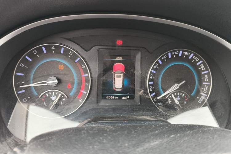 Used Haval H2 2018 Chuanxiang Edition Blue Badge 1.5T Dual-Clutch Two-Wheel Drive Fashionable Model
