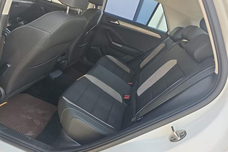 Used Volkswagen T-ROC 2022 280TSI DSG Two-Wheel Drive Elite PLUS