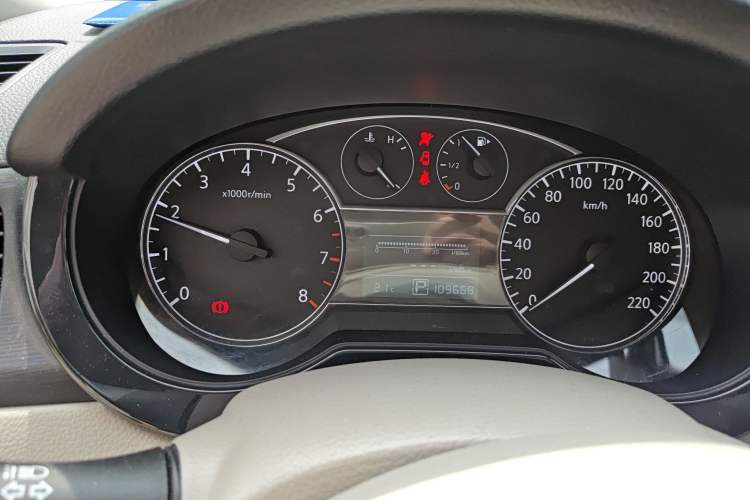 Used Nissan Tiida 2011 1.6L CVT Smart Version