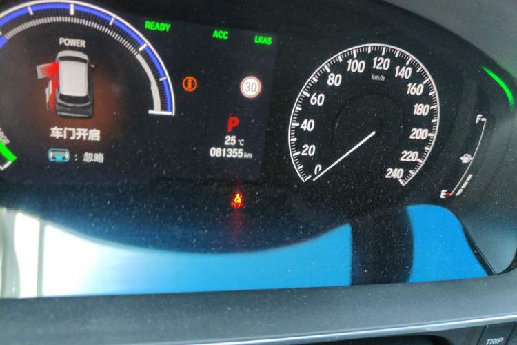 Used Honda Elysion 2022 2.0L eHEV Luxury First Edition Odometer Close Up