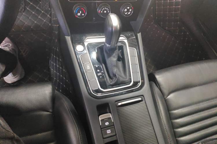 Used Volkswagen Magotan 2018 330TSI DSG Advanced Model
