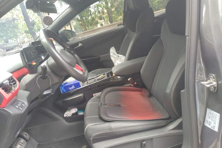 Used Volkswagen ID.4 X 2022 Pure Long-Range Version Left Front Seat