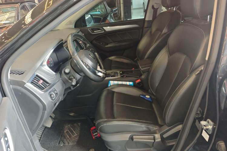 Used Roewe RX5 2018 20T Two-Wheel Drive Automatic Internet Smart Edition
