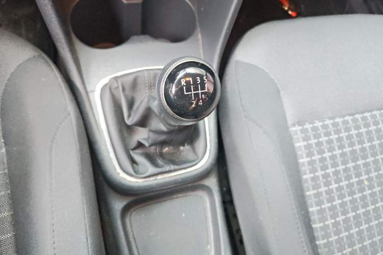 Used Volkswagen Polo 2014 1.6L Manual Comfort Edition
