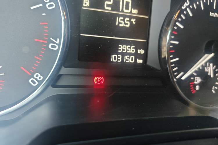 Used Skoda Octavia 2017 Classic Model 1.6L Automatic Comfort Edition Odometer Close Up