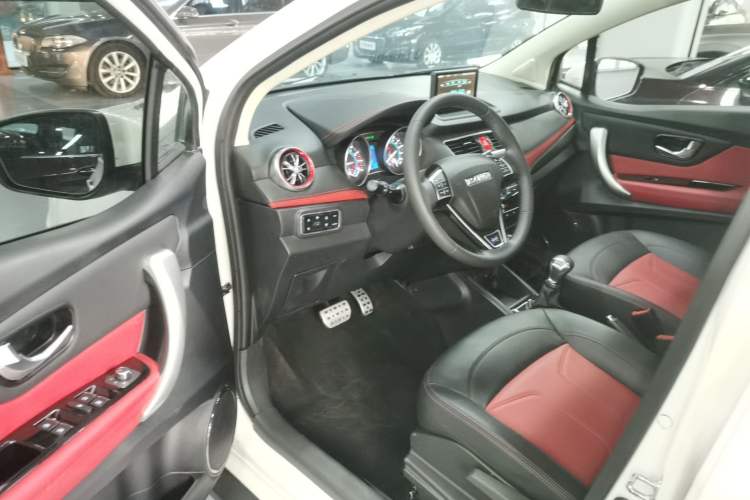 Used Haval H1 2016 Revised Version Blue Badge 1.5L AMT Luxury Edition
