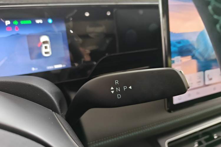 Used BYD Qin L 2025 EV 470KM Leading Edition Gear Lever