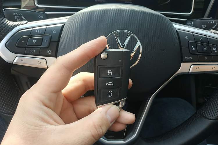 Used Volkswagen Tiguan L 2024 330TSI Automatic Two-Wheel Drive R-Line Enhanced Edition Interior 1