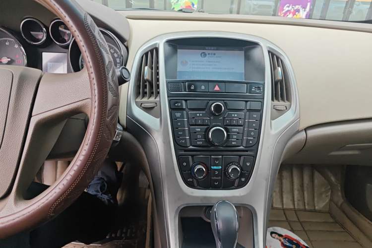 Used Buick GT 2013 GT 1.6L Automatic Comfort Edition Audio And AC Panel